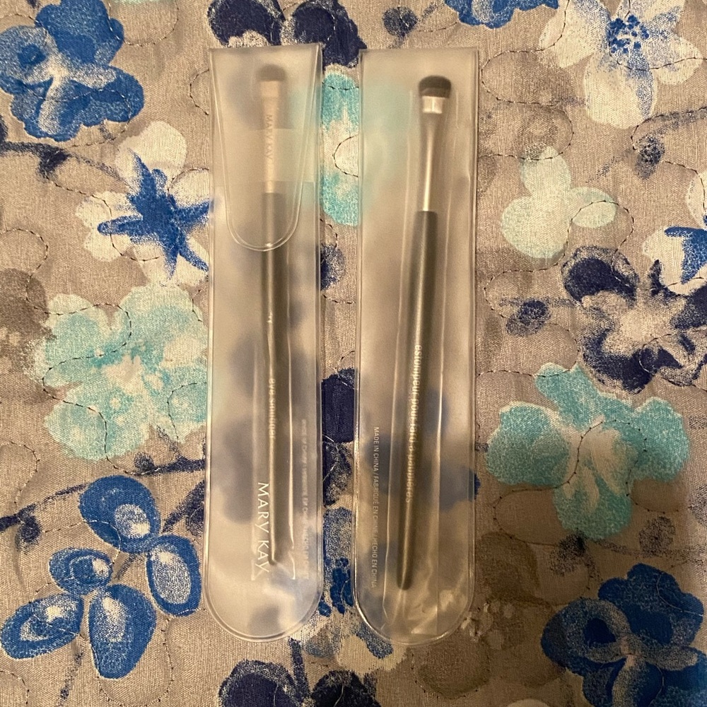 Mary Kay Eye Smudger Brush
